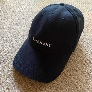 ❌SOLD❌ Givenchy black logo baseball curved cap